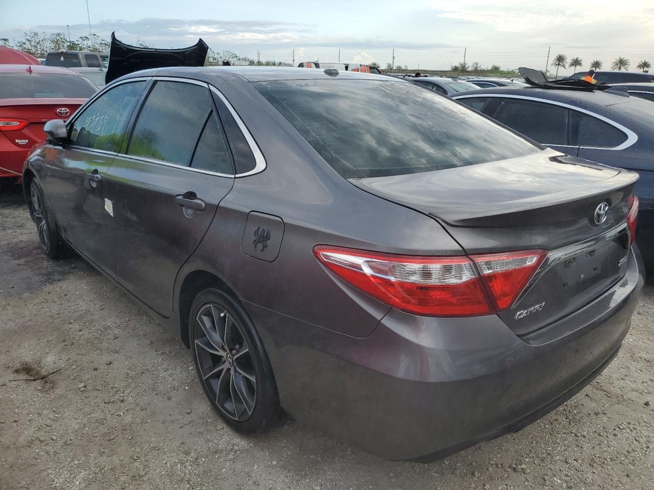 VIN 4T1BF1FK9GU204459 2016 TOYOTA CAMRY no.2