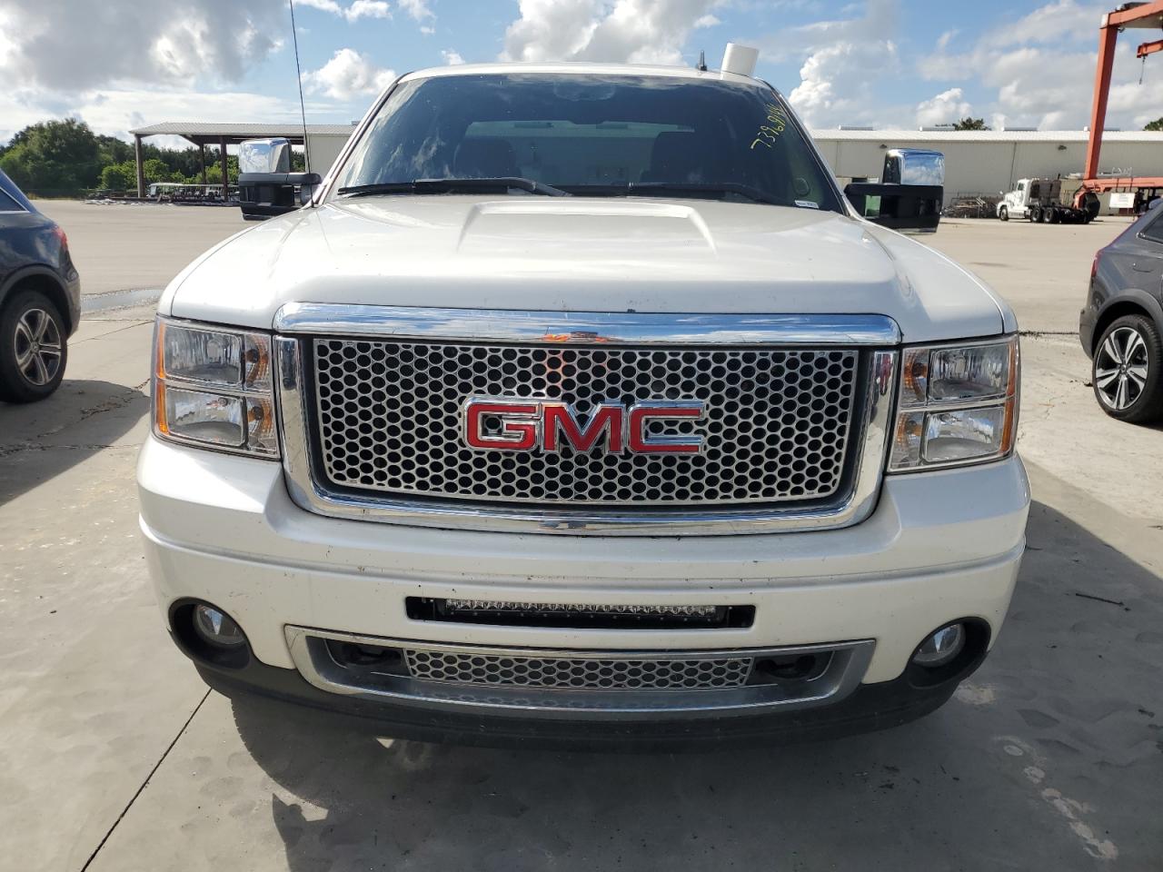 2011 GMC Sierra - Image 5