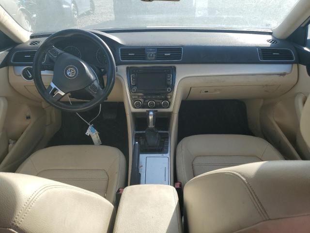 Седани VOLKSWAGEN PASSAT 2012 Білий