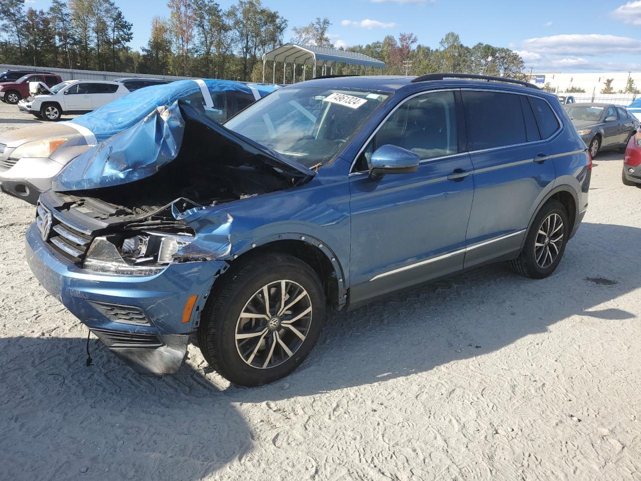 3VV3B7AX1JM195960 2018 Volkswagen Tiguan Se