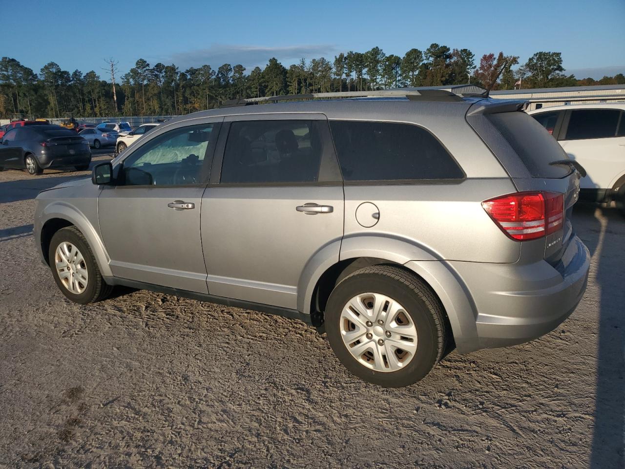 2017 Dodge Journey - Image 2