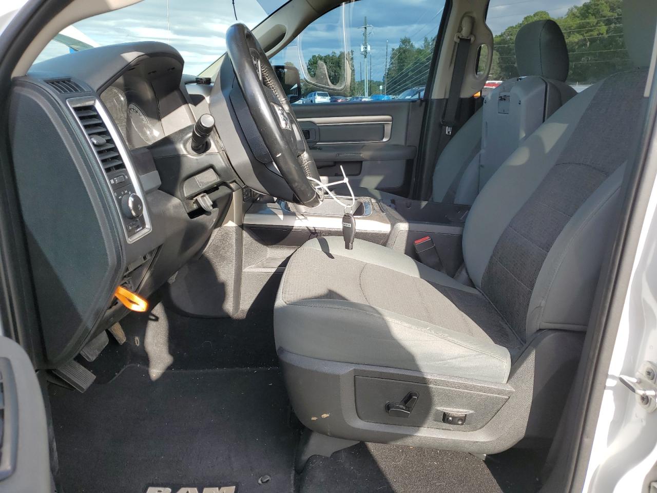 2017 RAM 1500 - Image 7