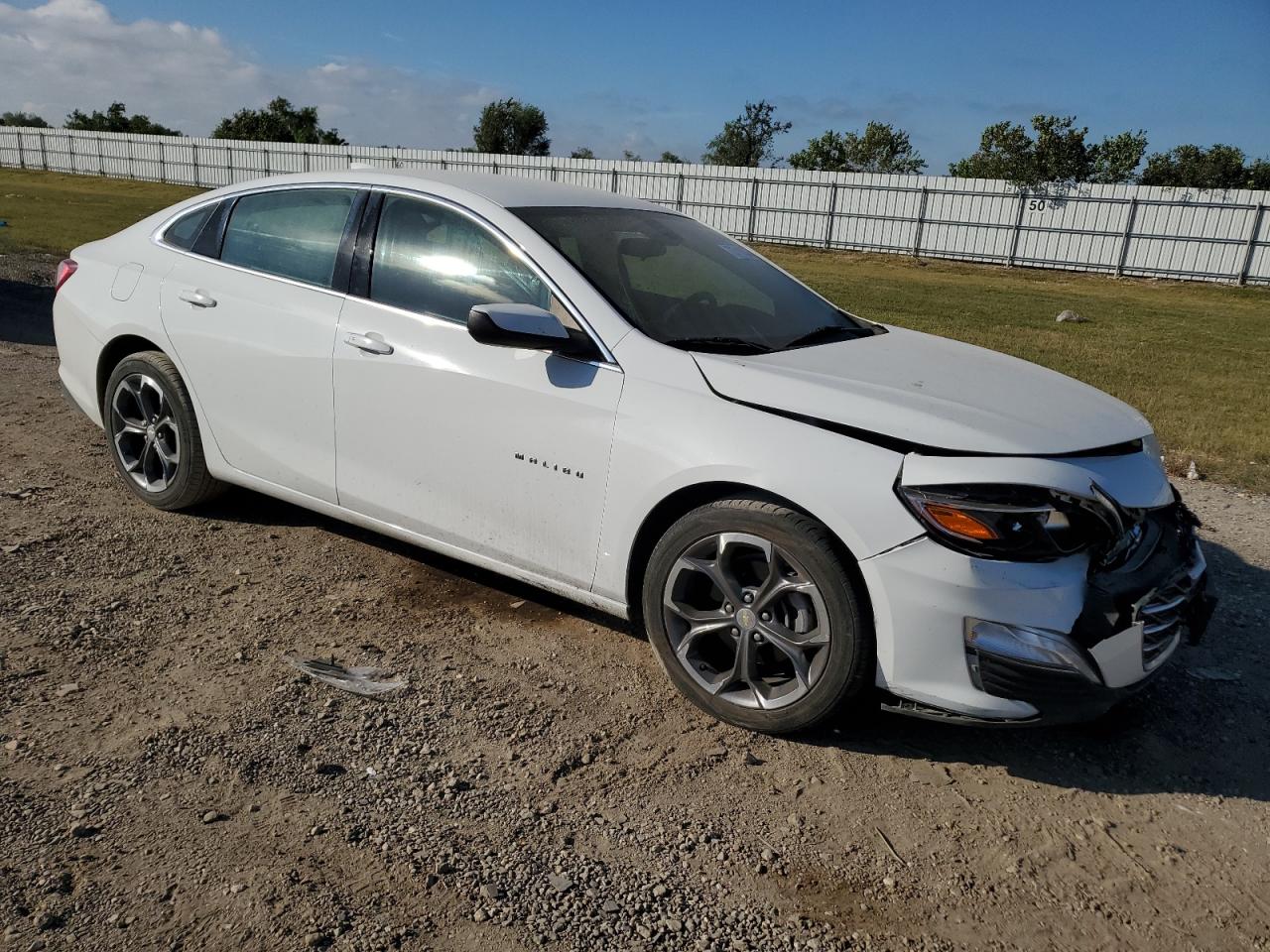 2021 Chevrolet Malibu - Image 4
