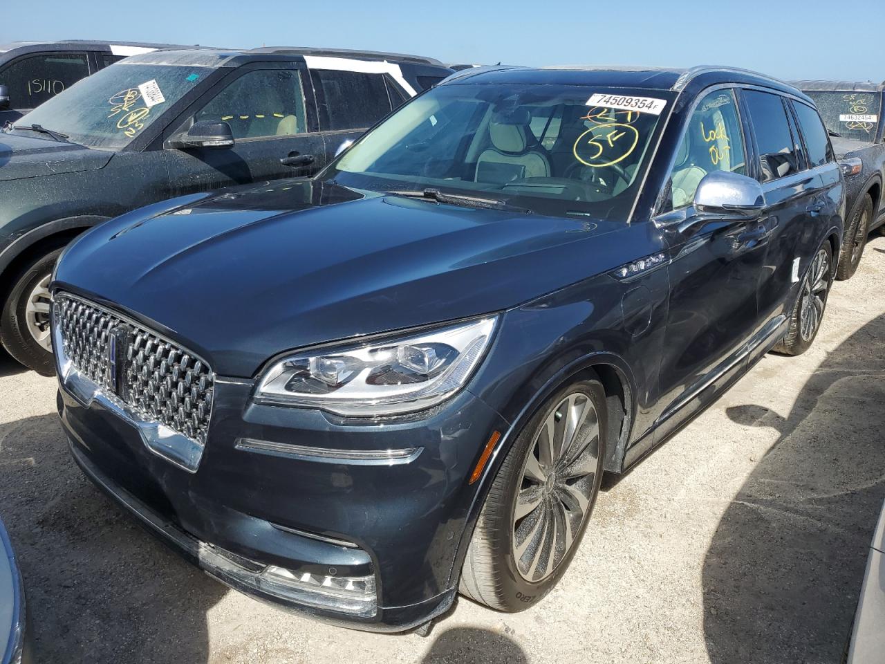 2020 Lincoln Aviator - Image 1