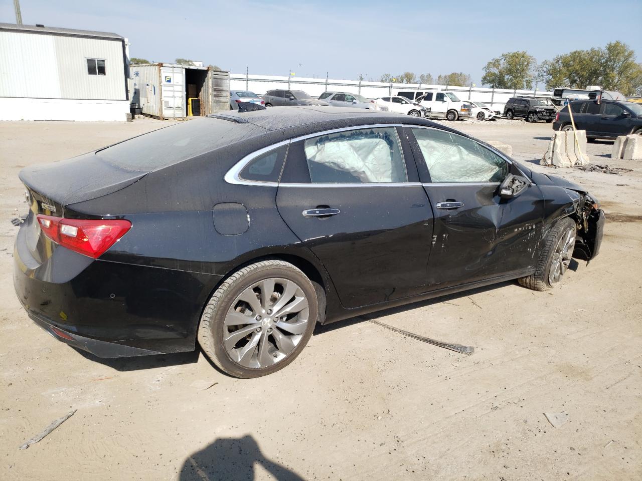 2016 Chevrolet Malibu - Image 3