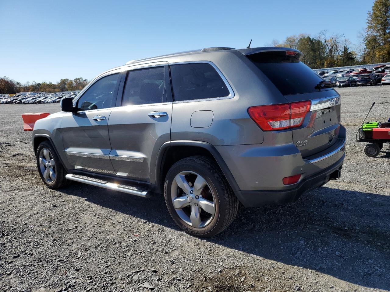 2013 Jeep Grand Cherokee - Image 2