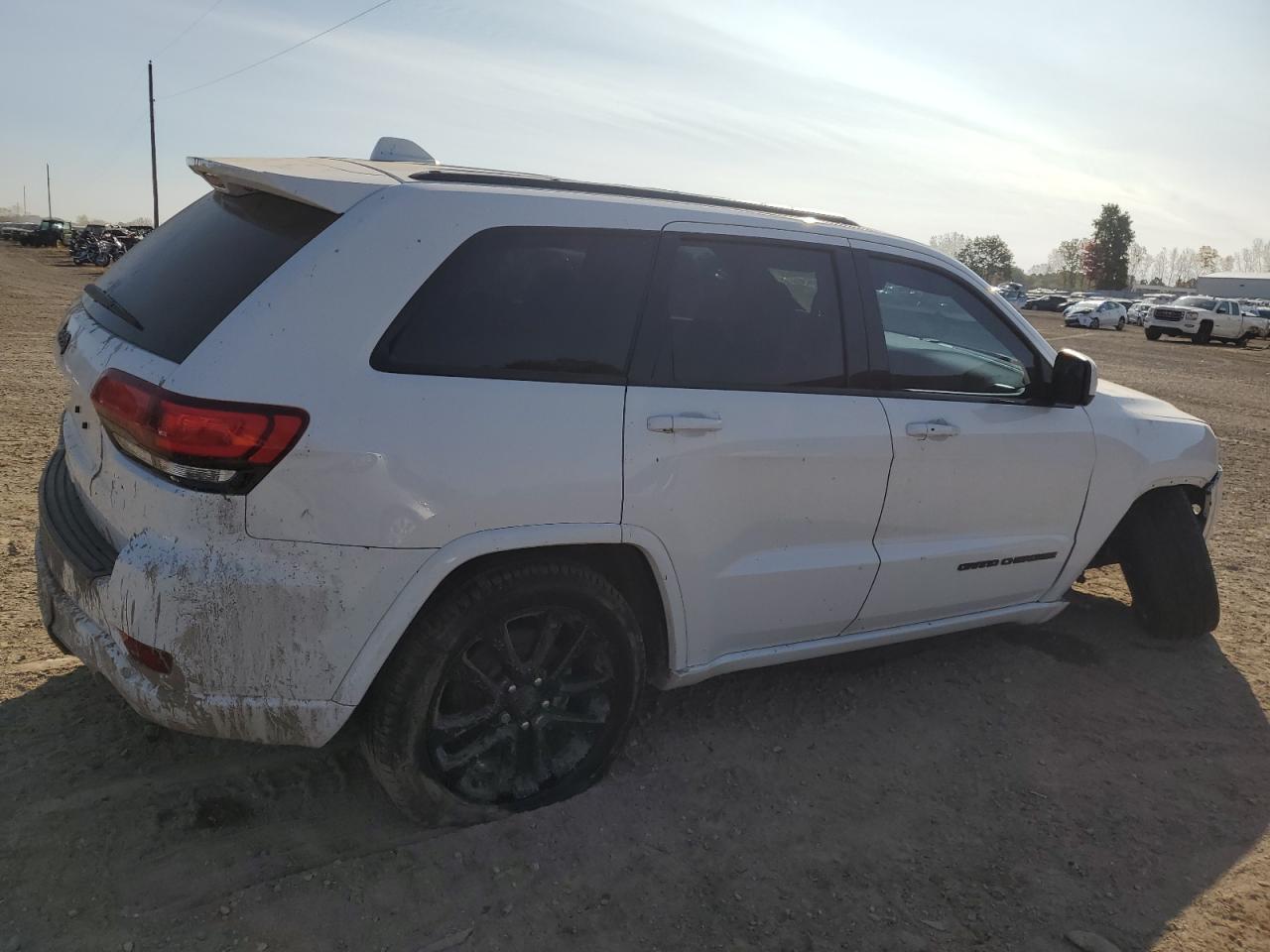 2018 Jeep Grand Cherokee - Image 3