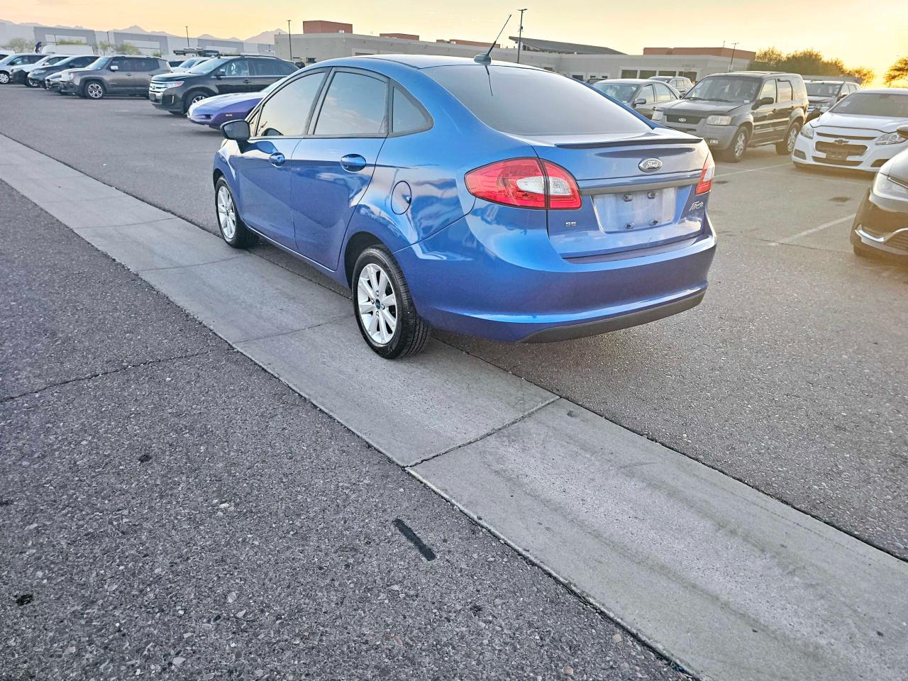 2011 Ford Fiesta - Image 3
