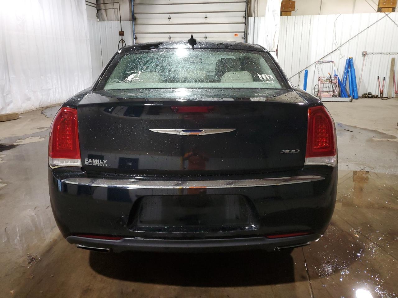 2016 Chrysler 300 Limited VIN: 2C3CCAAG4GH224601 Lot: 76097924