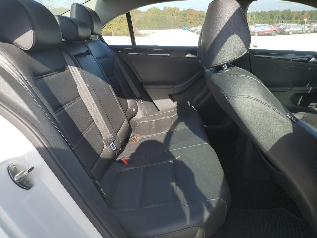 2016 Volkswagen Jetta - Image 10