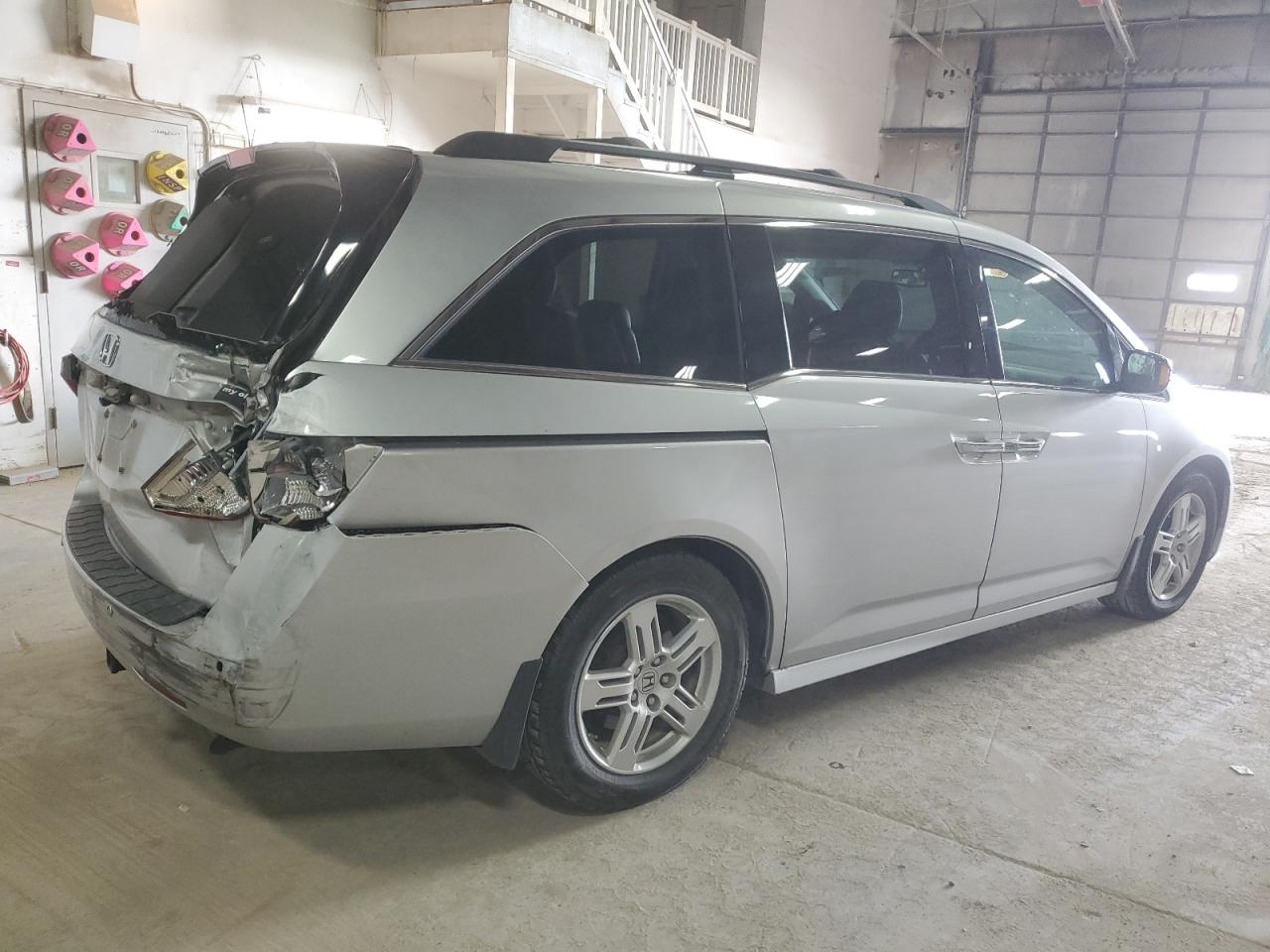 2012 Honda Odyssey - Image 3