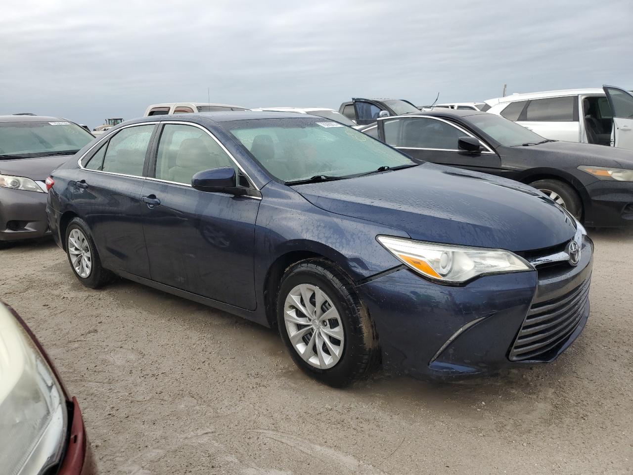 VIN 4T1BF1FK7GU509667 2016 TOYOTA CAMRY no.4