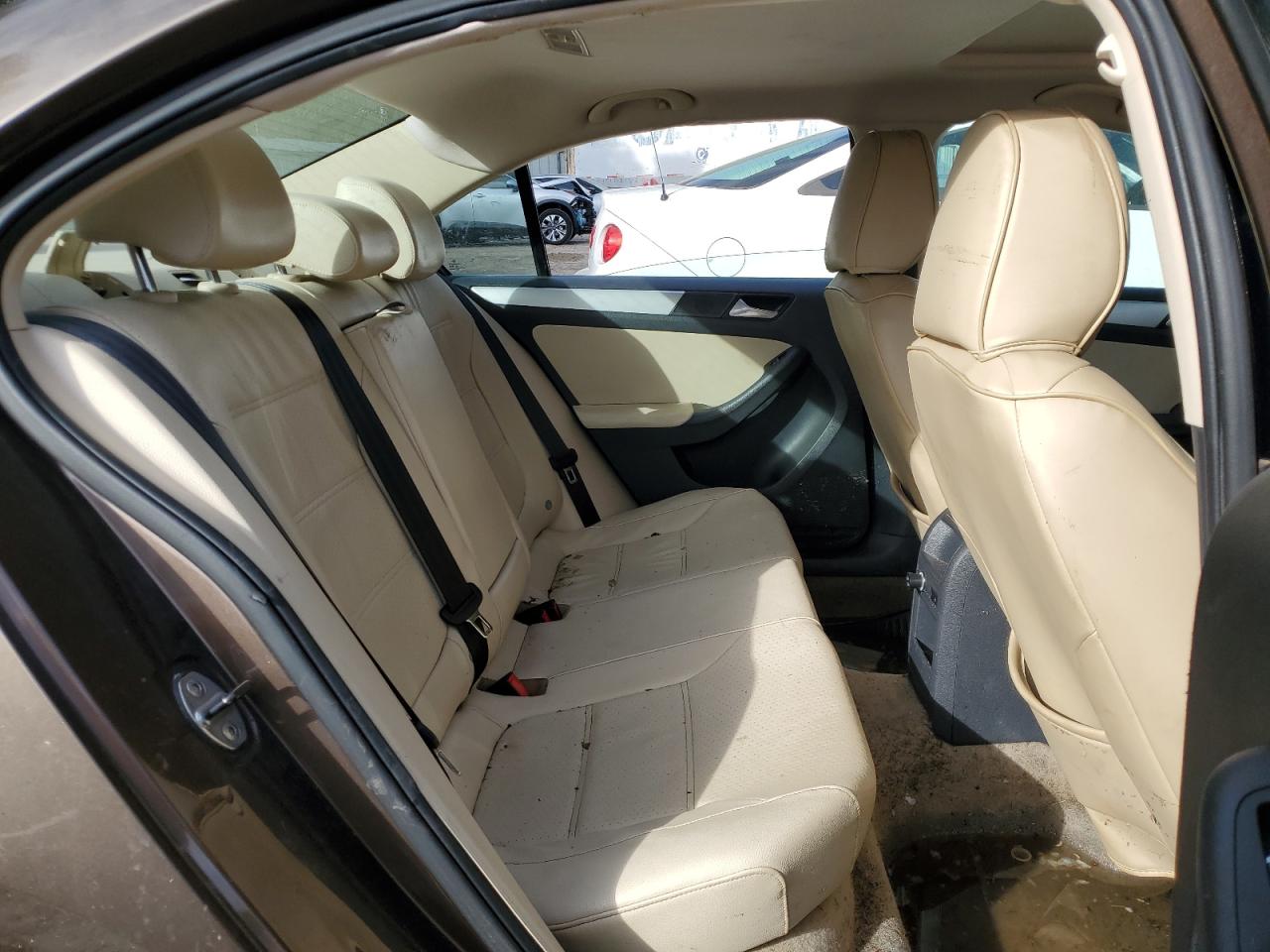 2014 Volkswagen Jetta - Image 11
