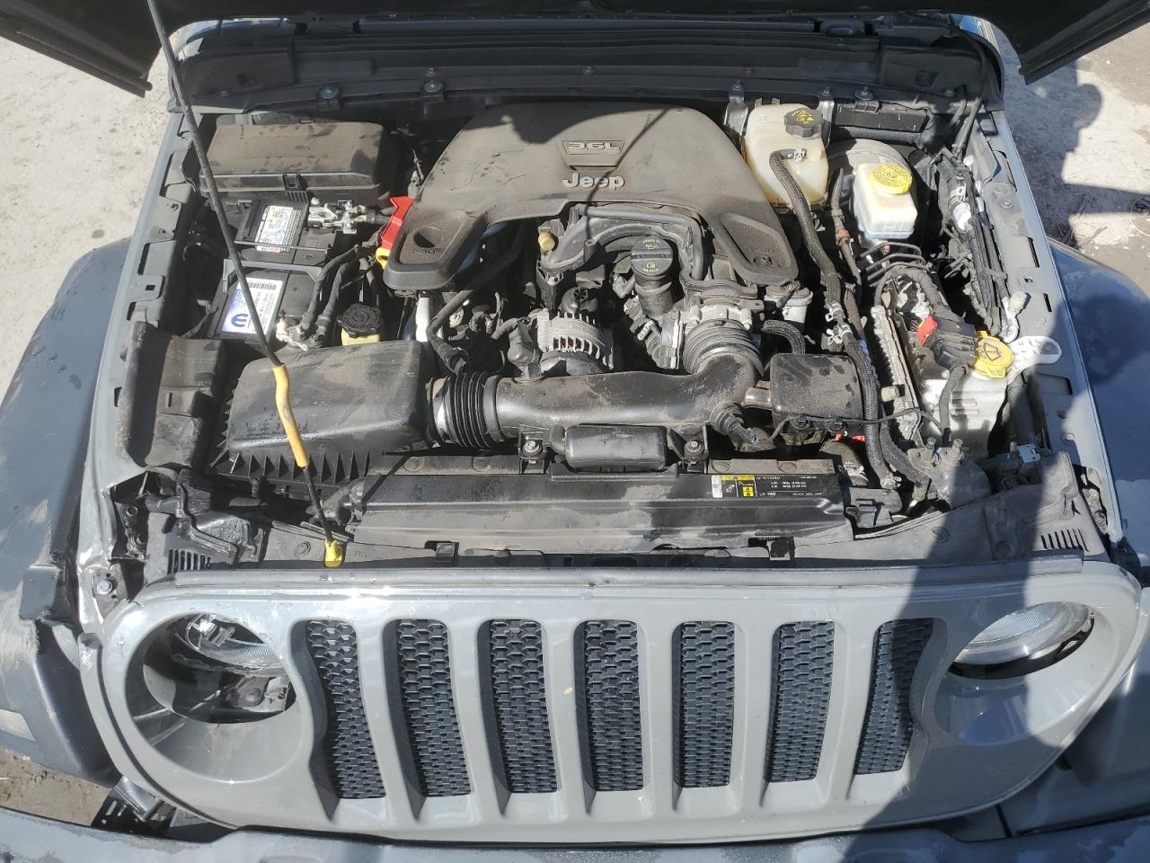 2018 Jeep Wrangler - Image 12