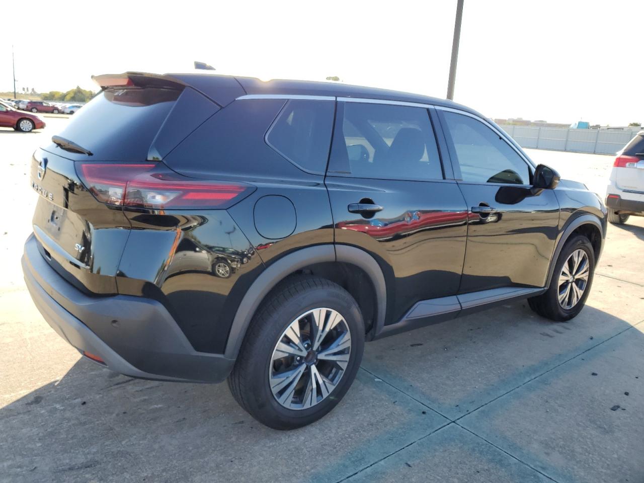 2021 Nissan Rogue - Image 3