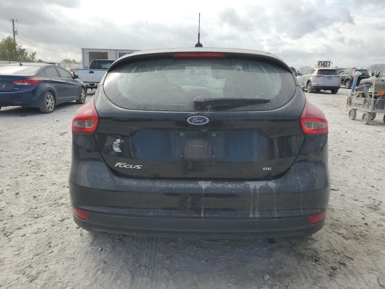 VIN 1FADP3K27JL330723 2018 FORD FOCUS no.6