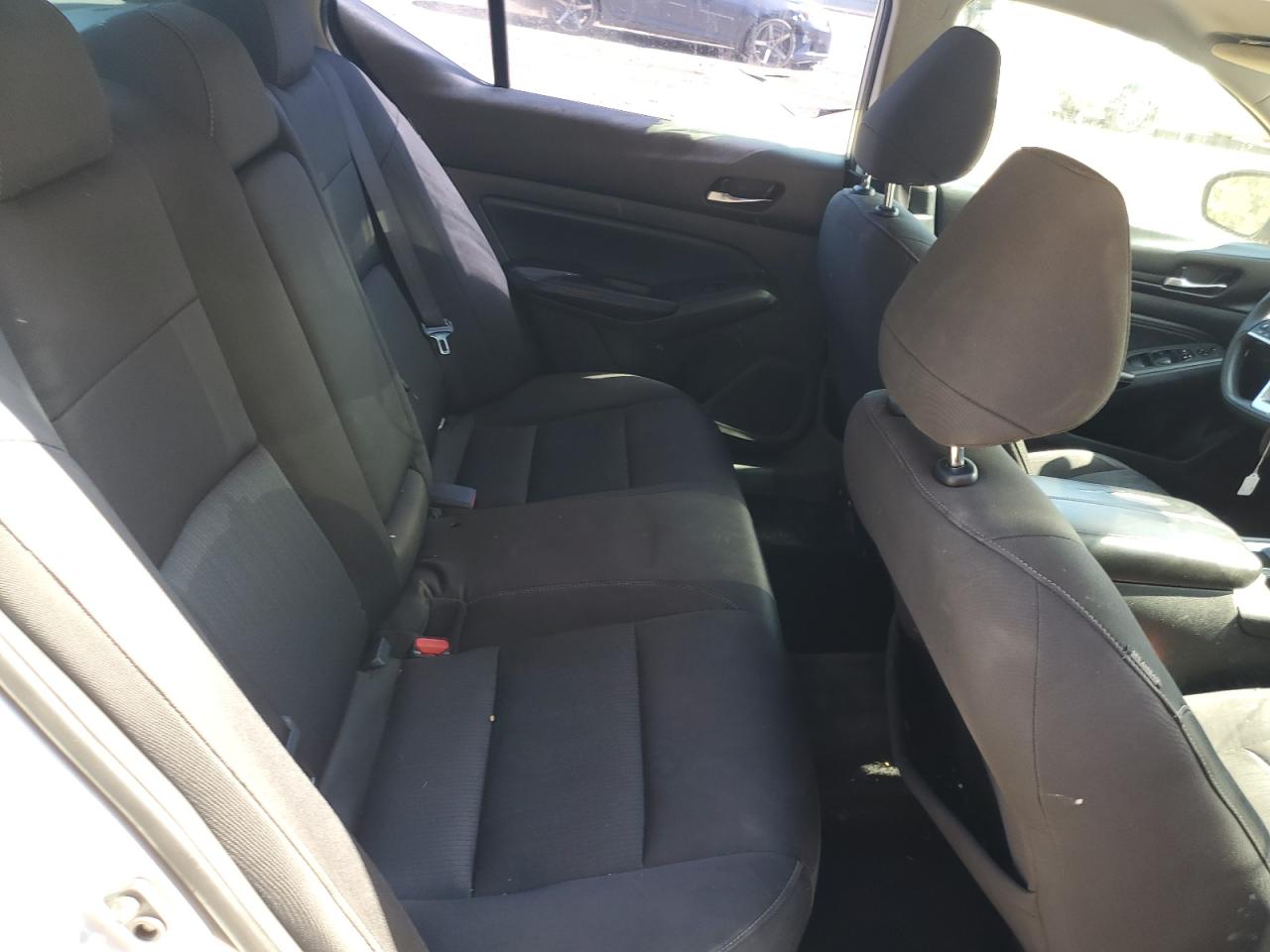 2019 Nissan Altima - Image 10