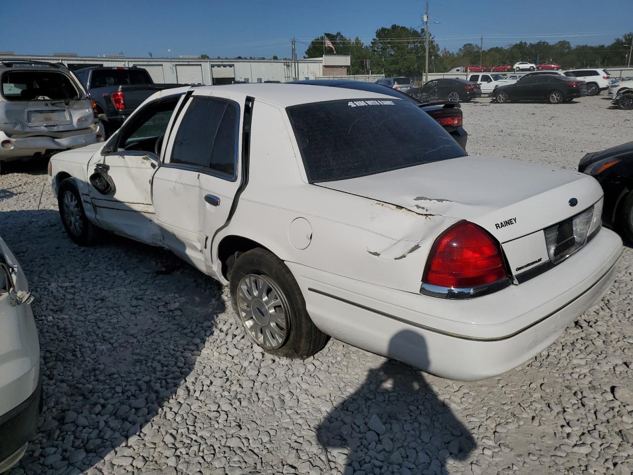 2004 Ford Crown Victoria - Image 2