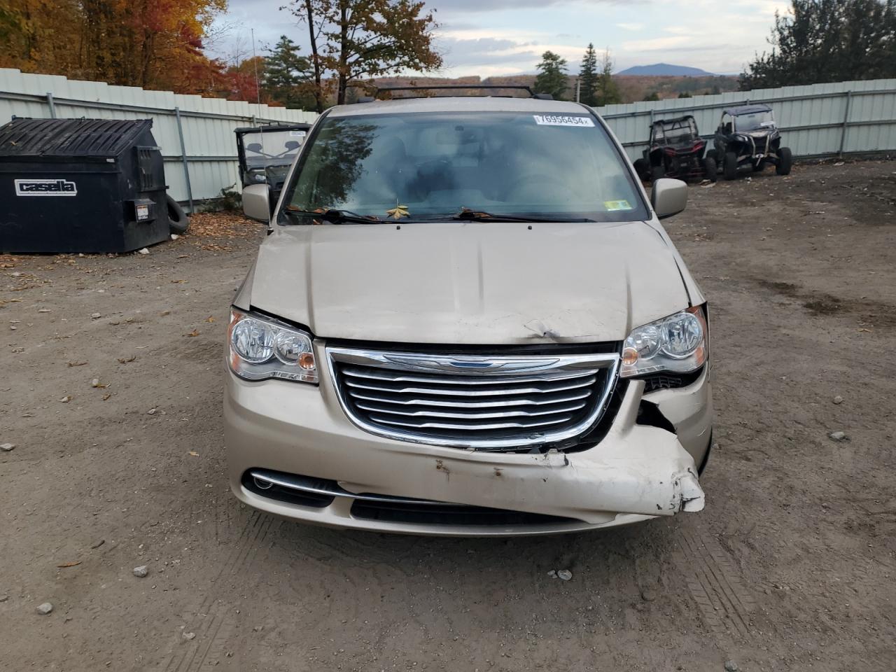 2015 Chrysler Town & Country - Image 5