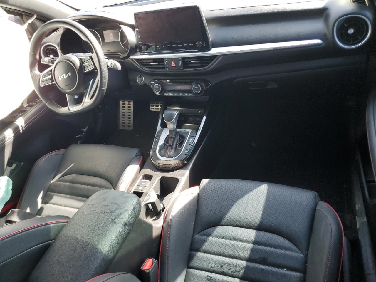 2023 Kia Forte - Image 8