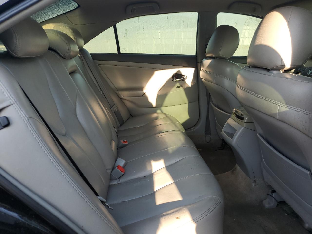 2010 Toyota Camry - Image 10
