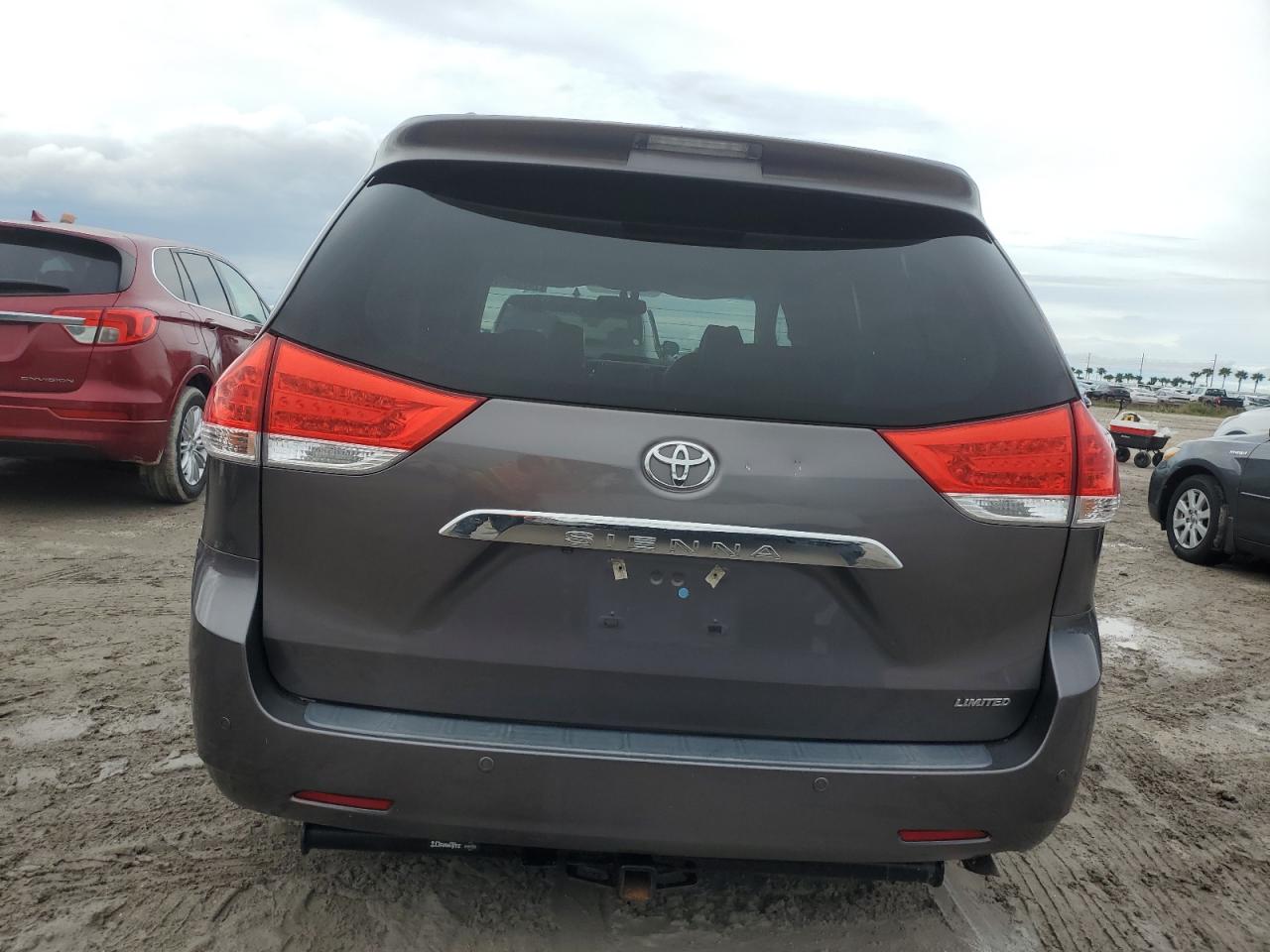 5TDYK3DC7DS320776 2013 Toyota Sienna Xle