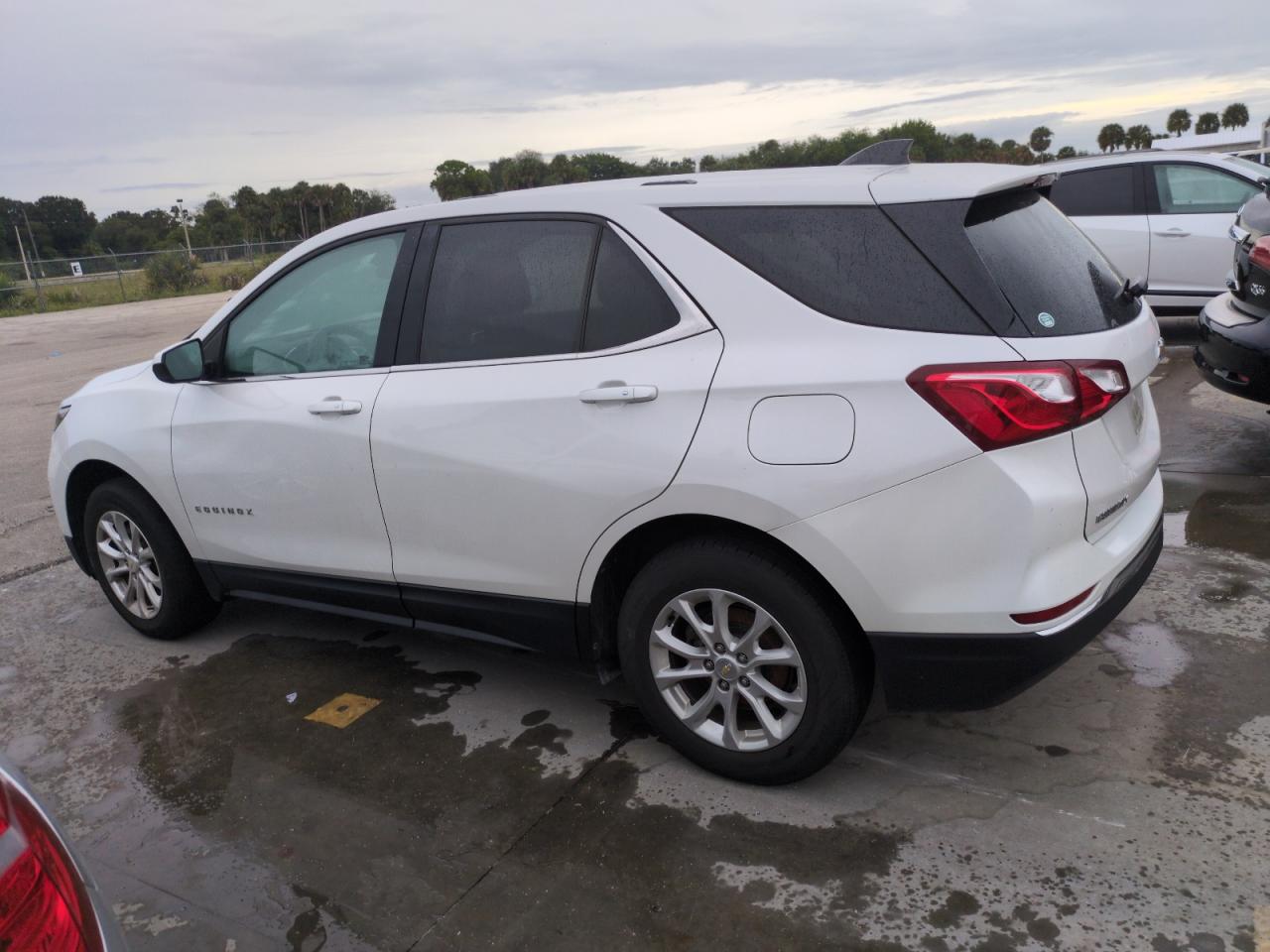 2GNAXSEV2J6171462 2018 CHEVROLET EQUINOX - Image 2