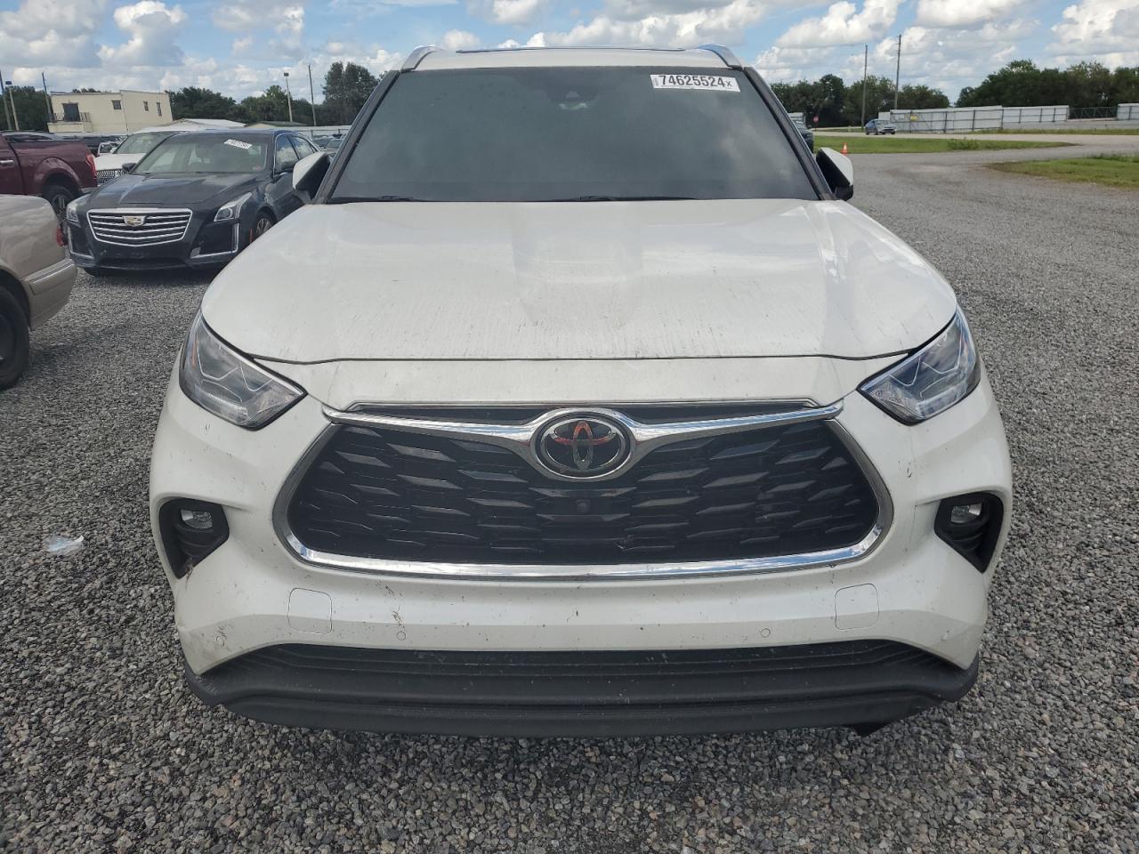 2021 Toyota Highlander - Image 5