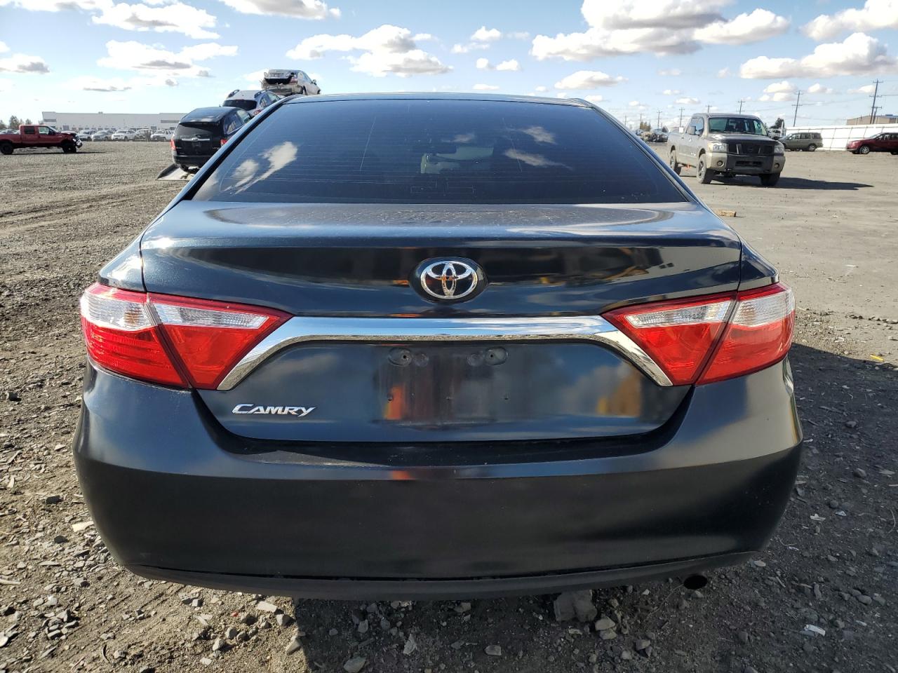 4T1BF1FK0FU932573 2015 Toyota Camry Le