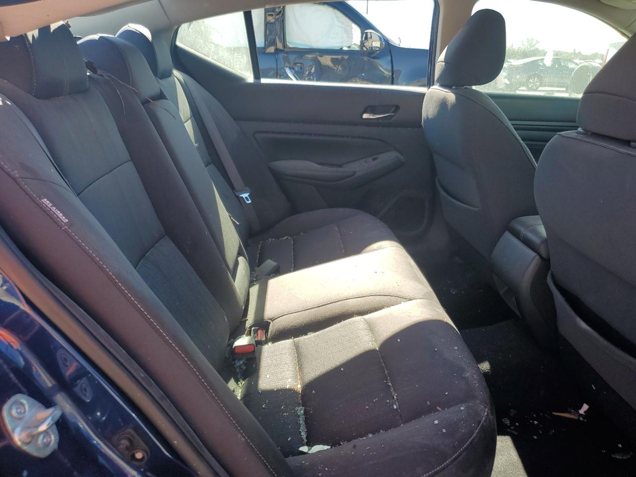 2019 Nissan Altima - Image 10