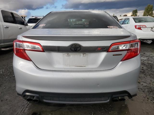  TOYOTA CAMRY 2014 Сріблястий