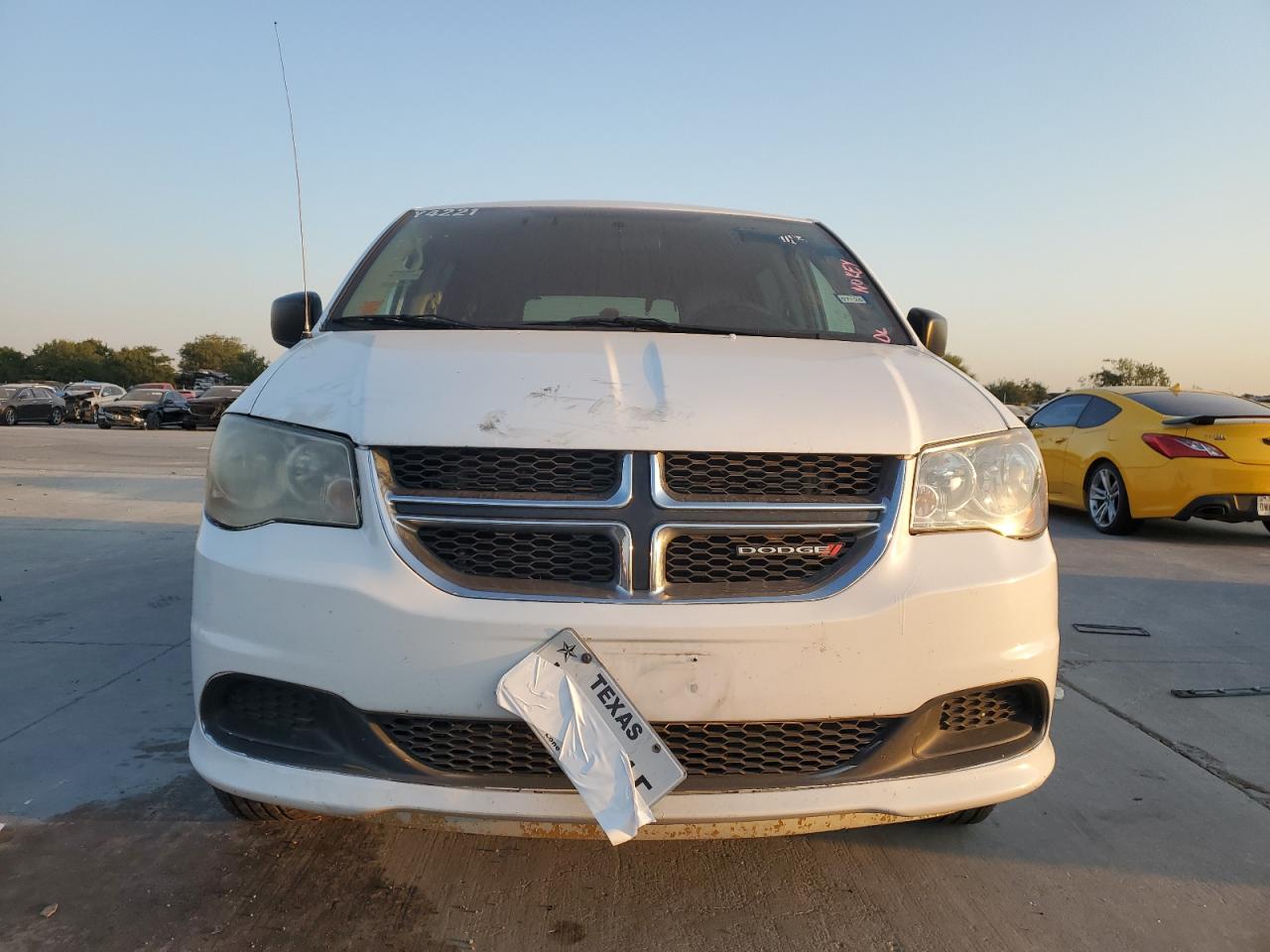2017 Dodge Caravan - Image 5