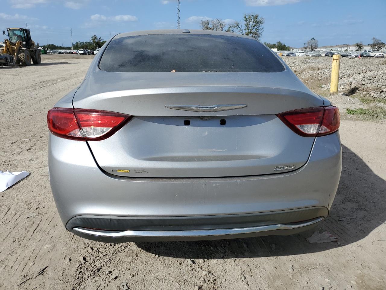 2015 Chrysler 200 - Image 6