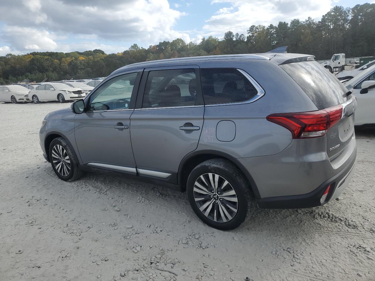 JA4AD3A39LJ000655 2020 MITSUBISHI OUTLANDER - Image 2