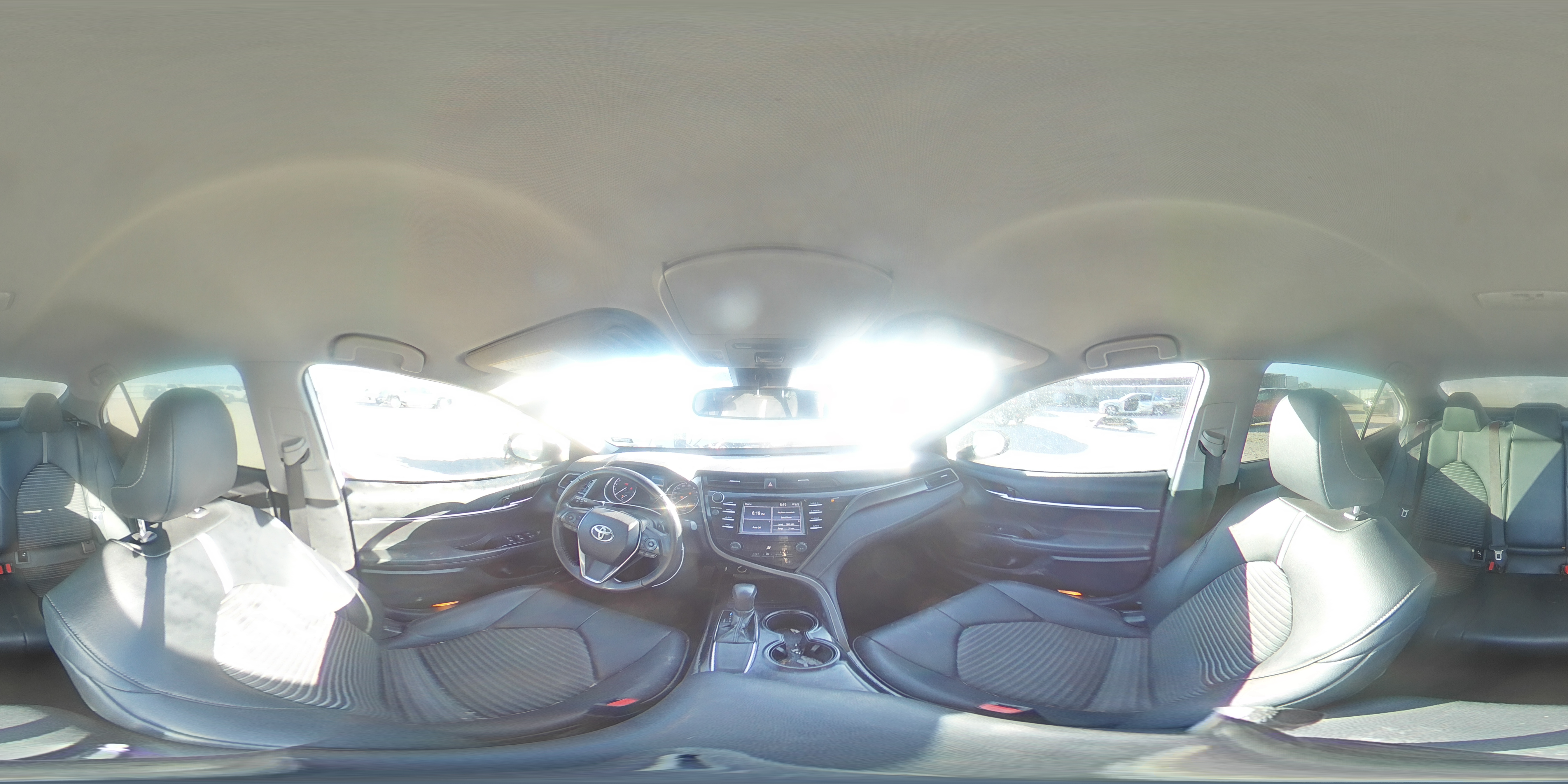 2019 Toyota Camry - Image 13