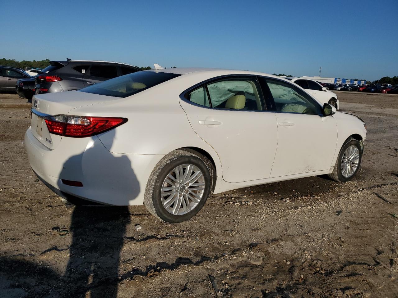 2014 Lexus ES - Image 3