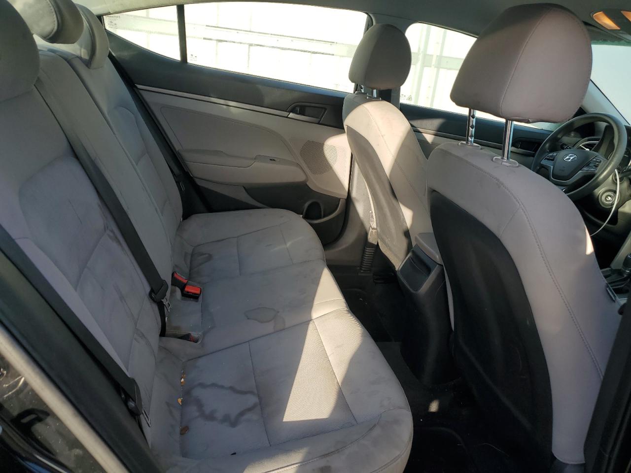 2017 Hyundai Elantra - Image 10