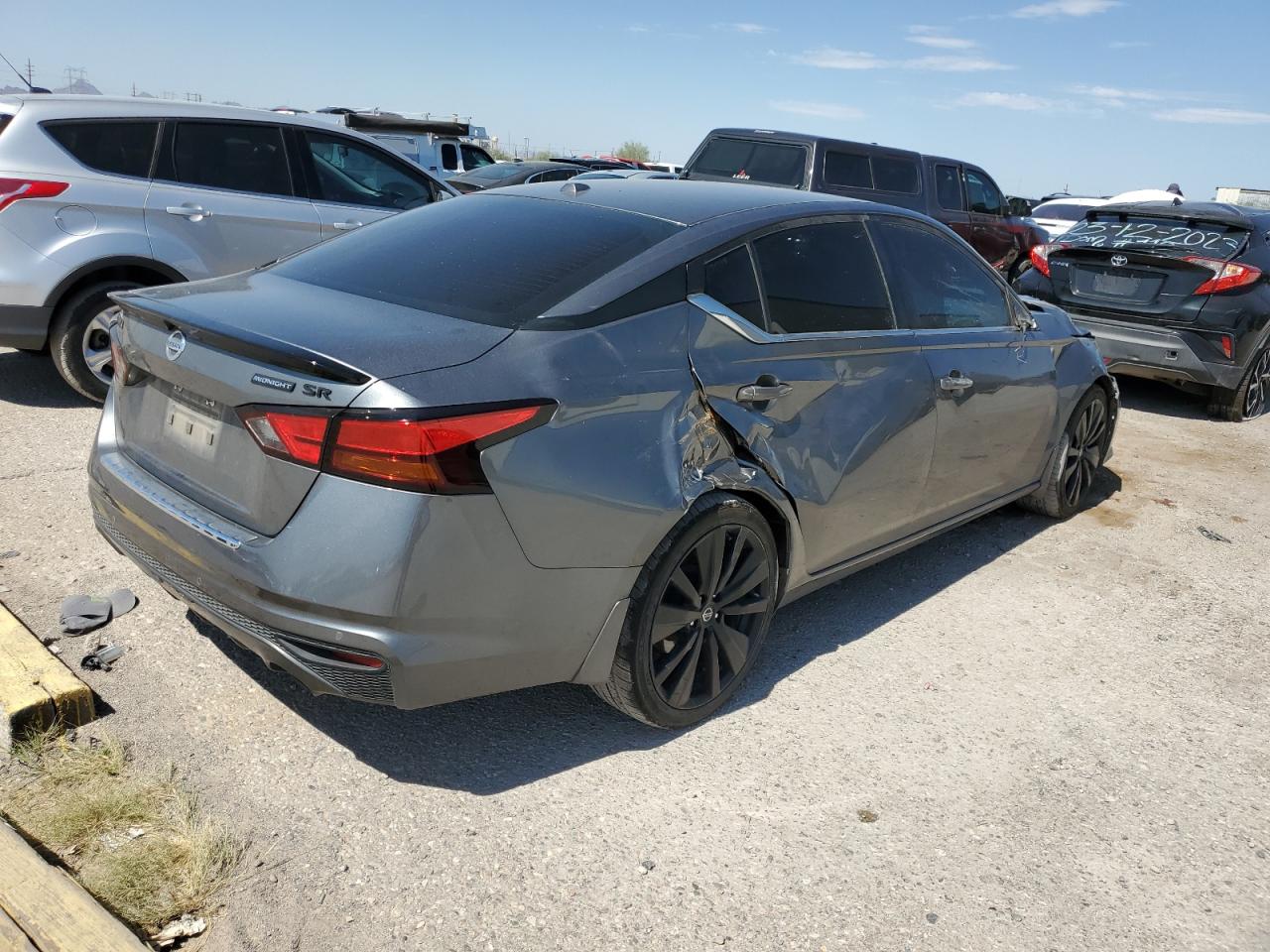 2022 Nissan Altima - Image 3