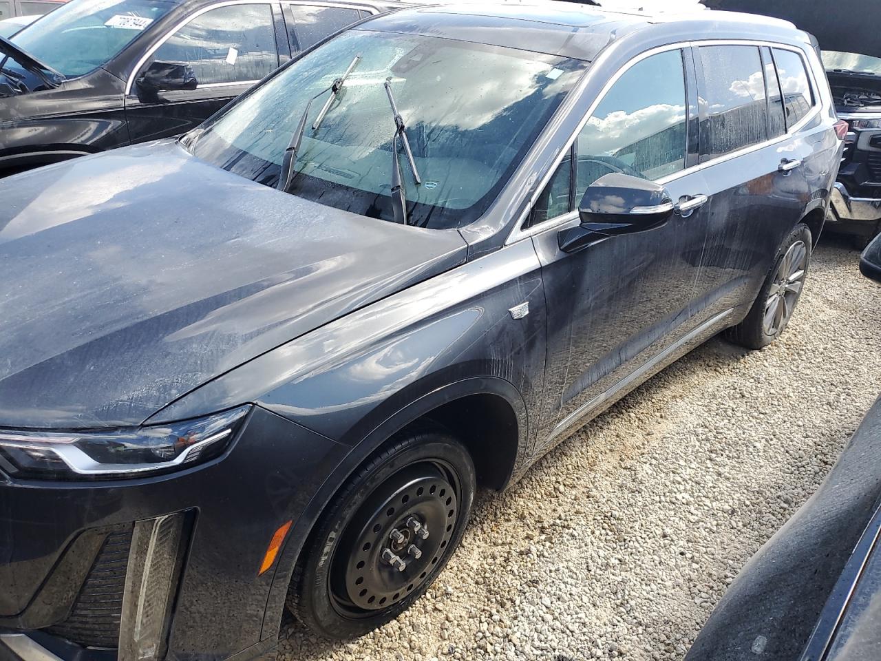 2022 Cadillac XT6 - Image 1