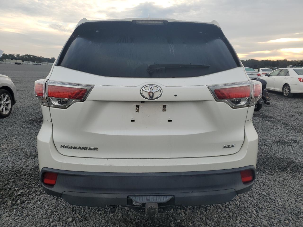 2016 Toyota Highlander Xle VIN: 5TDKKRFH4GS183589 Lot: 78299384