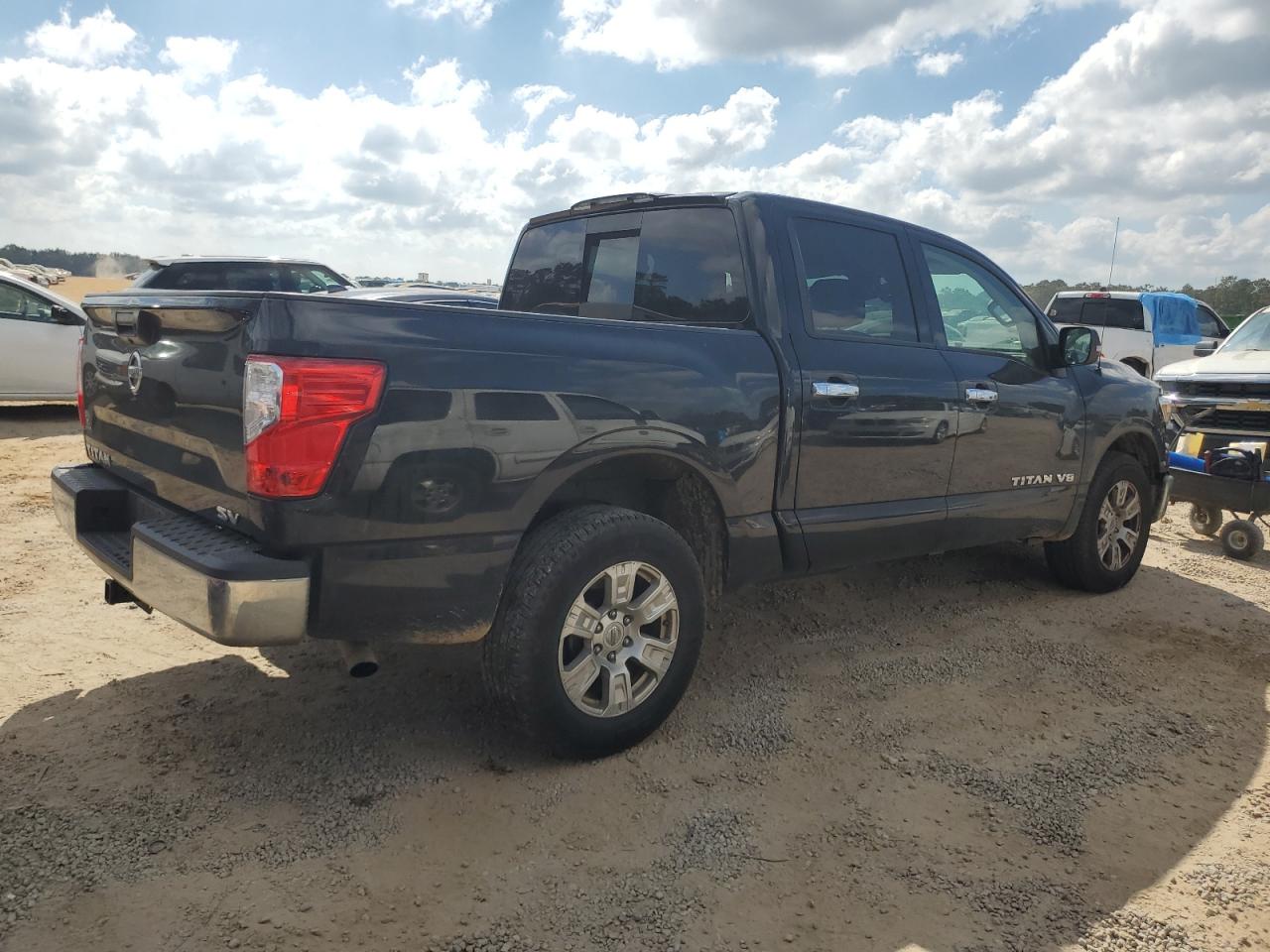 2019 Nissan Titan - Image 3