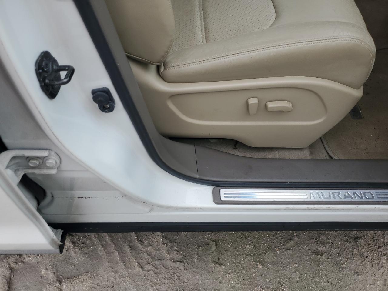 2012 Nissan Murano - Image 13