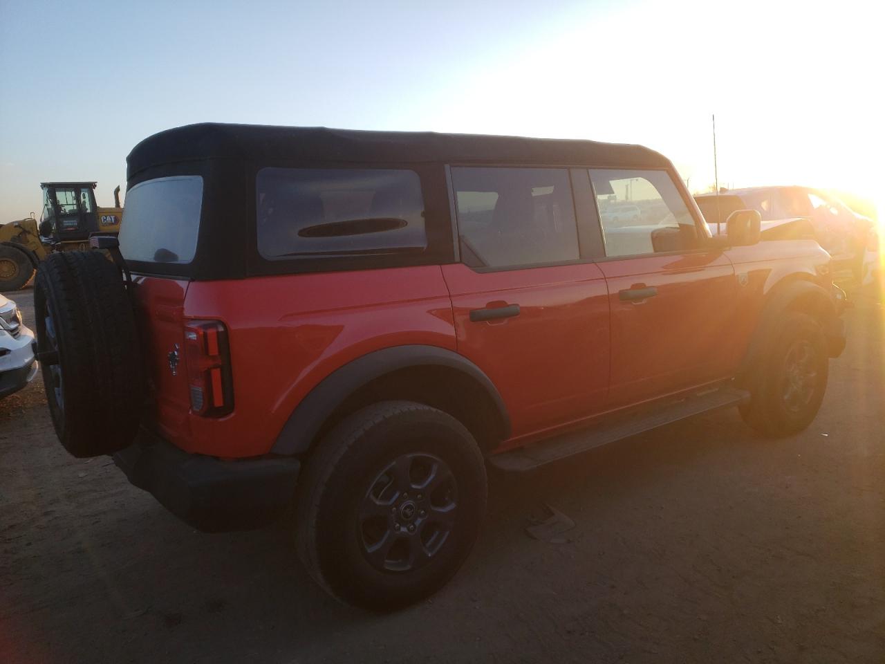 2022 Ford Bronco - Image 3