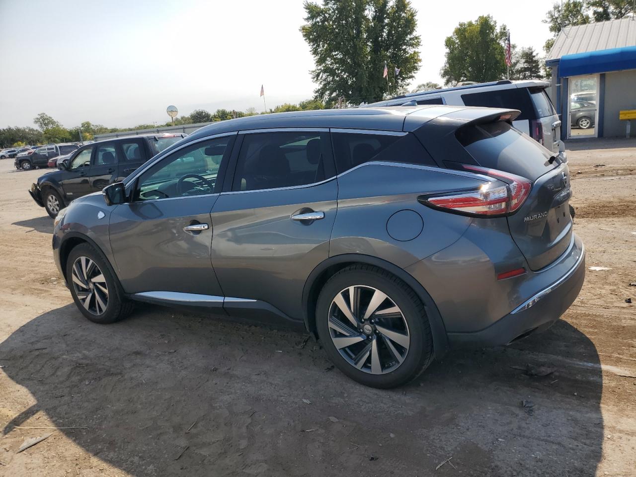 2015 Nissan Murano - Image 2