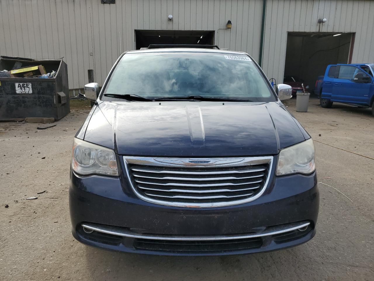 2013 Chrysler Town & Country - Image 5