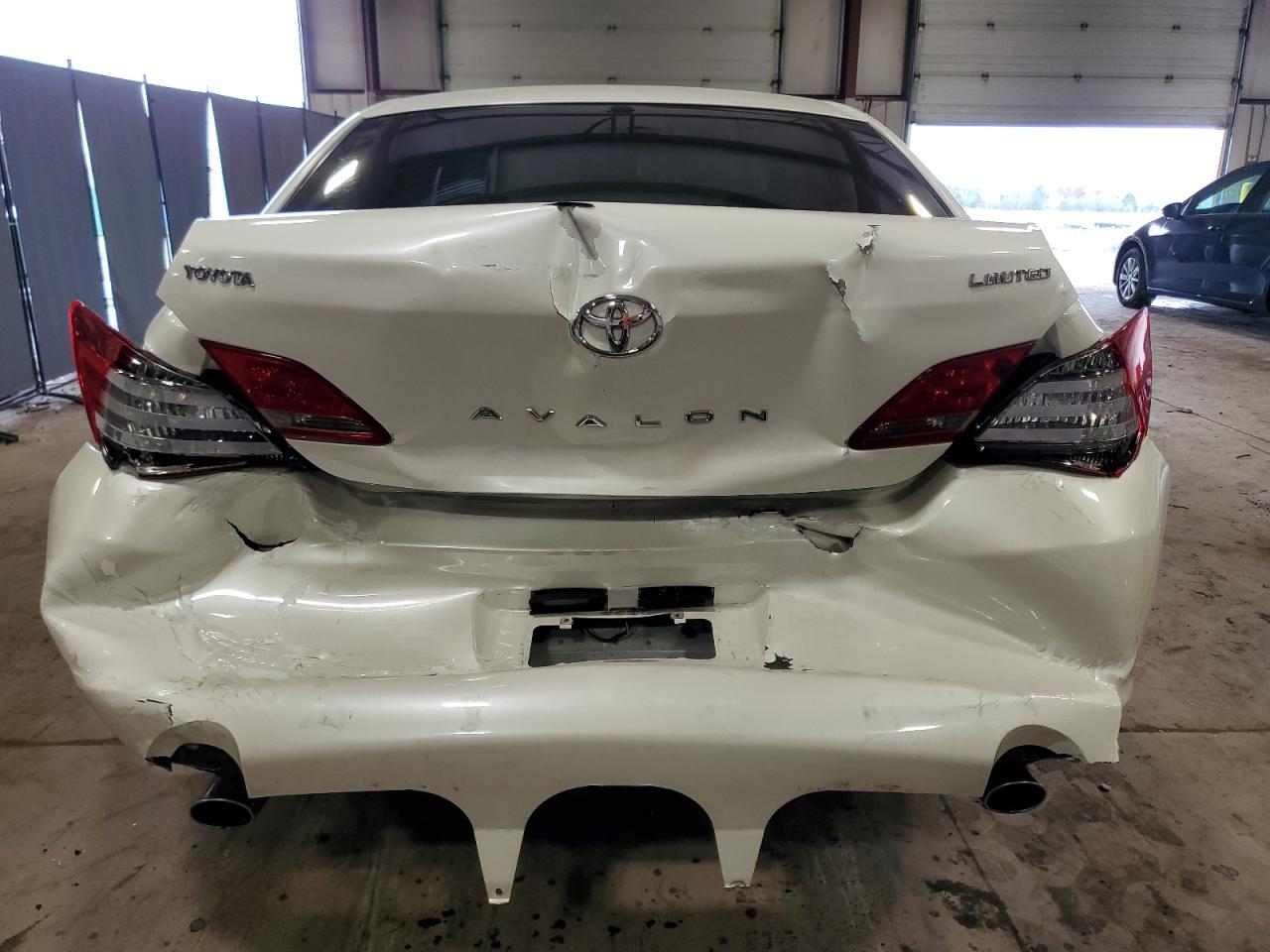 2008 Toyota Avalon - Image 6
