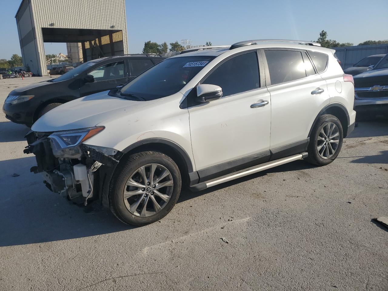 JTMDFREVXHJ706522 2017 TOYOTA RAV 4 - Image 1