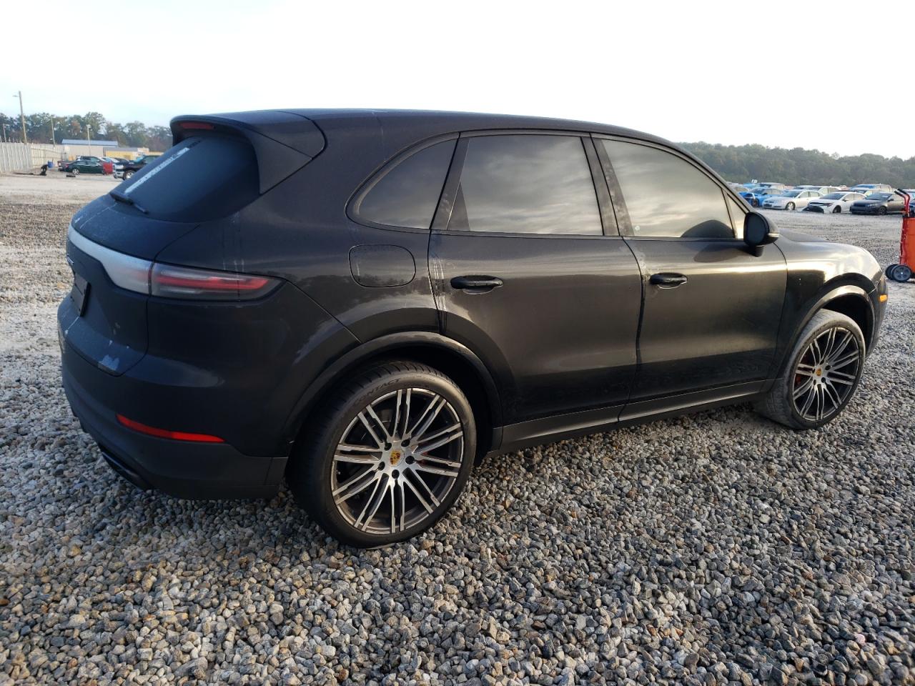 2019 Porsche Cayenne - Image 3