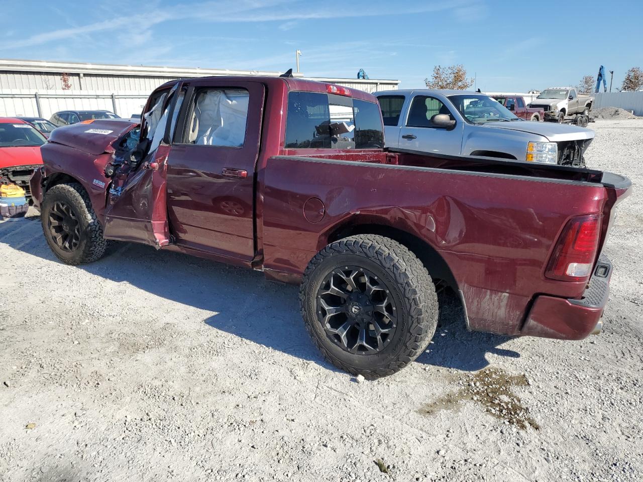 2016 RAM 1500 - Image 2