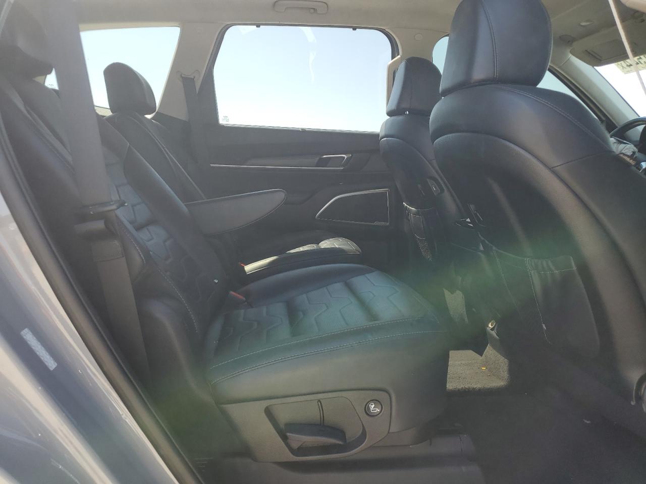 2022 Kia Telluride - Image 11